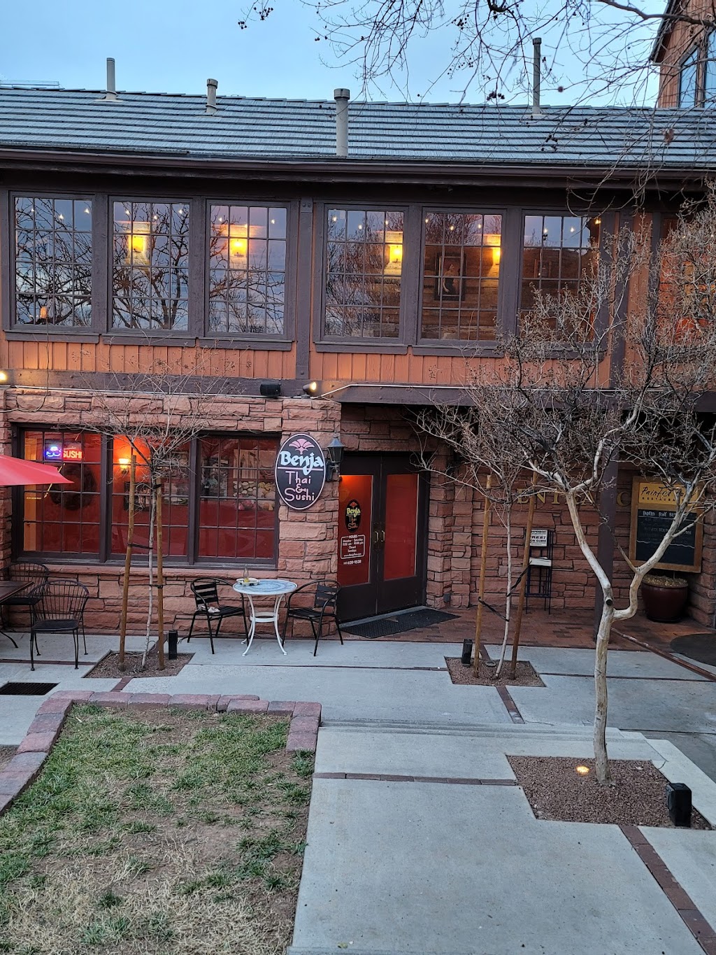 Benja Thai & Sushi | restaurant | 2 W St George Blvd #12, St. George, UT 84770, USA | 4356289538 OR +1 435-628-9538