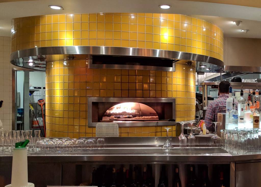 California Pizza Kitchen at MacArthur Center | restaurant | 300 Monticello Ave Suite 149, Norfolk, VA 23510, USA | 7576227190 OR +1 757-622-7190