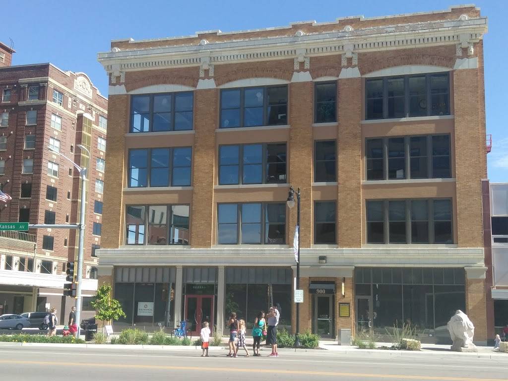 The Break Room | restaurant | 911 S Kansas Ave, Topeka, KS 66612, USA | 7852156633 OR +1 785-215-6633