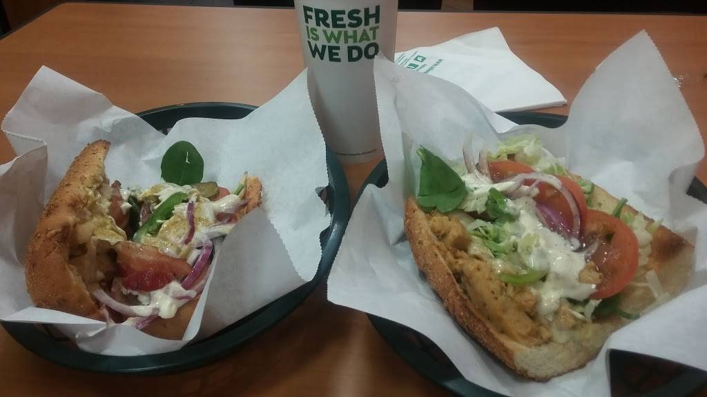 Subway | restaurant | 1900 W Vine St, Kissimmee, FL 34741, USA | 4079331483 OR +1 407-933-1483