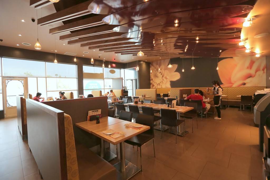 Kiku Sushi | restaurant | 808 York Mills Rd, North York, ON M3B 1X8, Canada | 4163318666 OR +1 416-331-8666