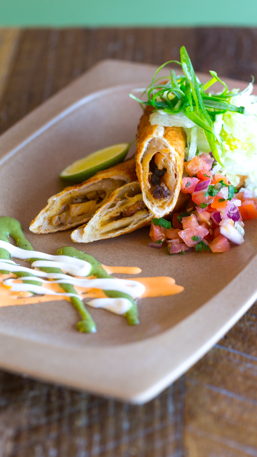 Caliente Southwest Grill | restaurant | 271 E 17th St, Costa Mesa, CA 92627, USA | 9495150909 OR +1 949-515-0909