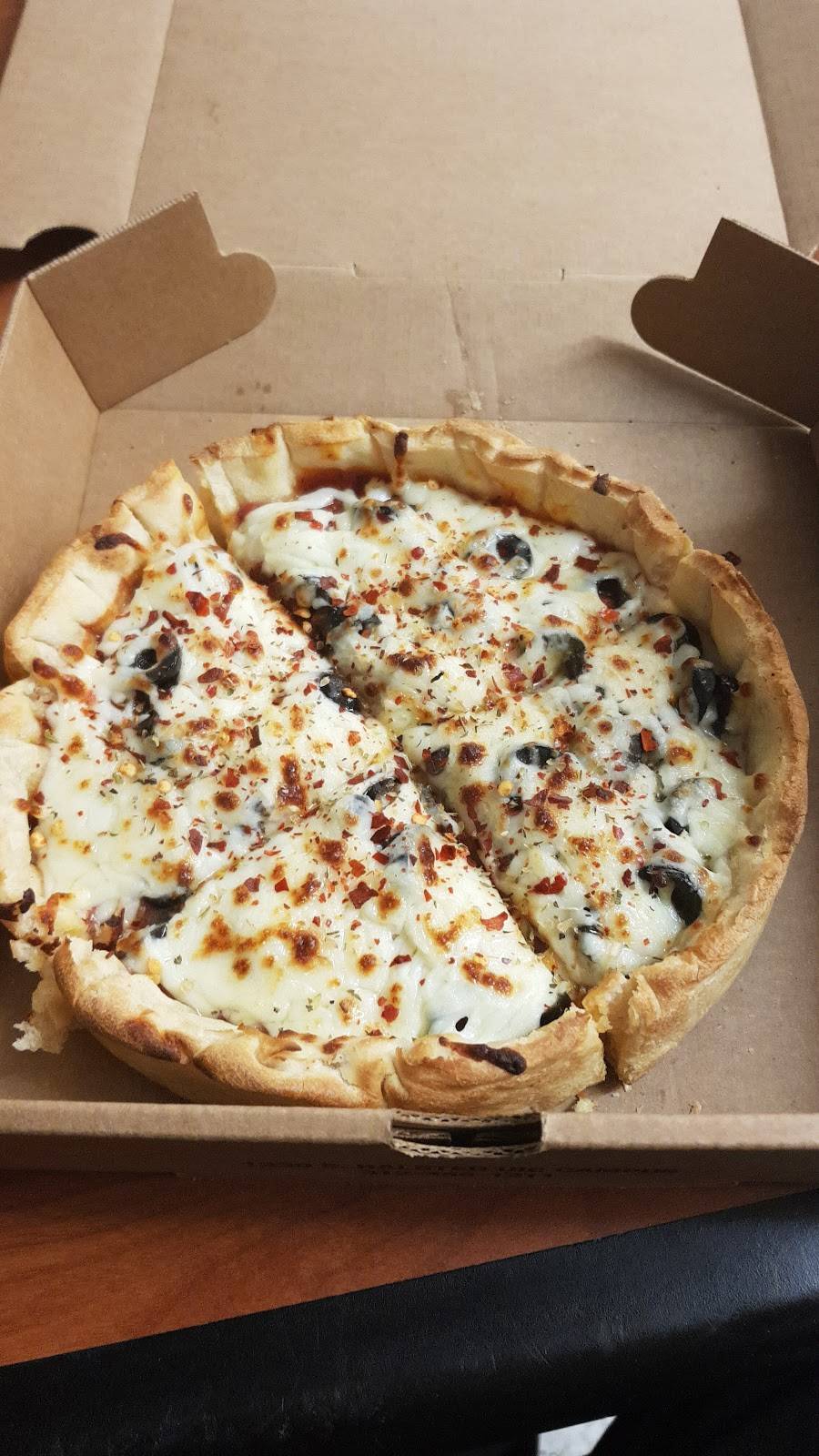 Reggios Chicago Style Pizza and Hot Dogs | restaurant | Terminal 1, 10000 Bessie Coleman Dr, Chicago, IL 60666, USA | 7736866180 OR +1 773-686-6180