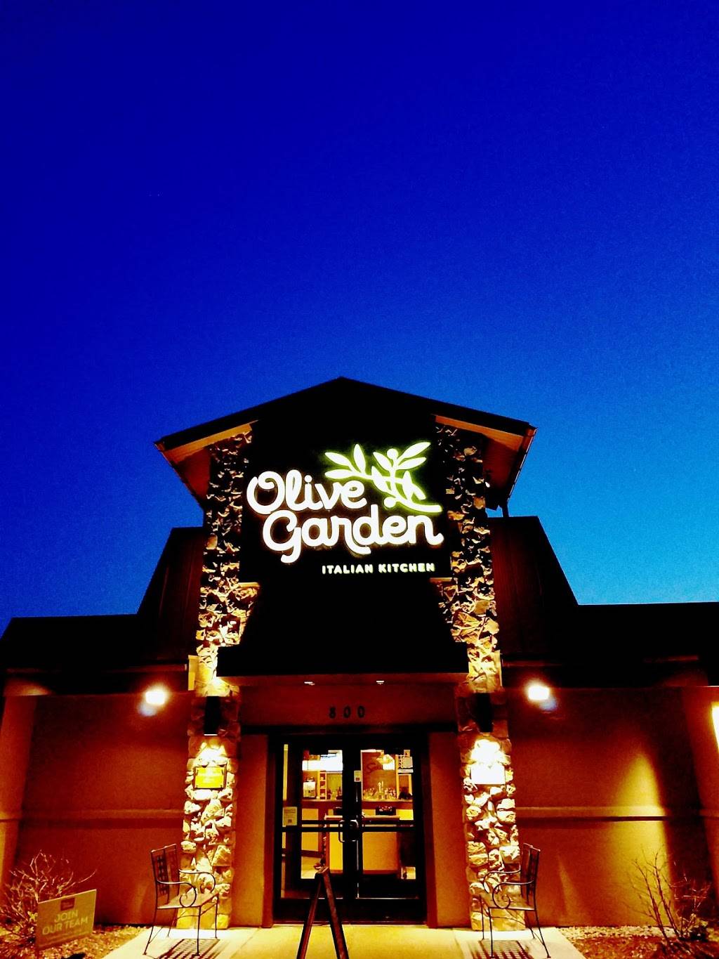 Olive Garden Italian Restaurant | meal takeaway | 800 N 8th St, West Dundee, IL 60118, USA | 8474281981 OR +1 847-428-1981