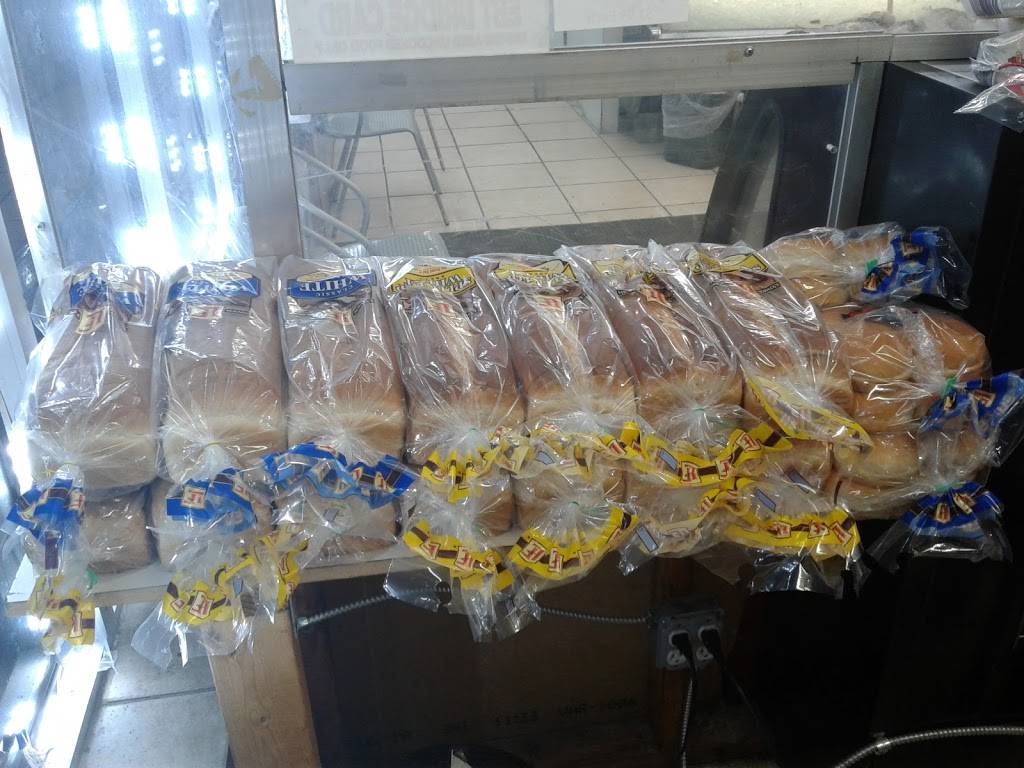 D Town Fish and Soul Food | restaurant | 18221 Eight Mile Rd, Detroit, MI 48219, USA | 3135352222 OR +1 313-535-2222