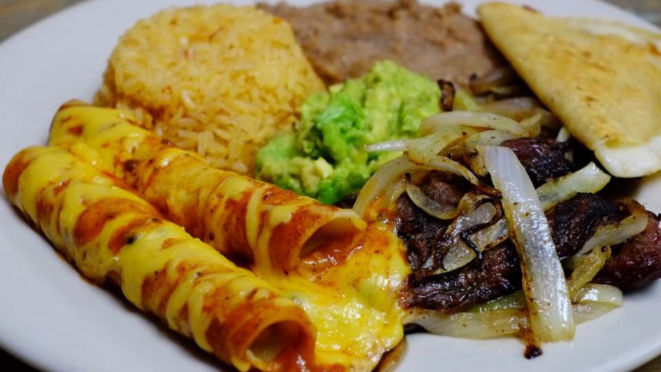 Ricardos | restaurant | 425 E 10th St, Brownsville, TX 78521, USA | 9565422844 OR +1 956-542-2844