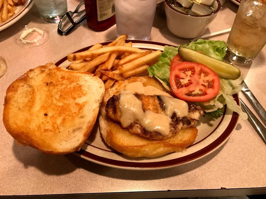 Jeffs On the Square | restaurant | 116 N Capron St, Berlin, WI 54923, USA | 9203614847 OR +1 920-361-4847