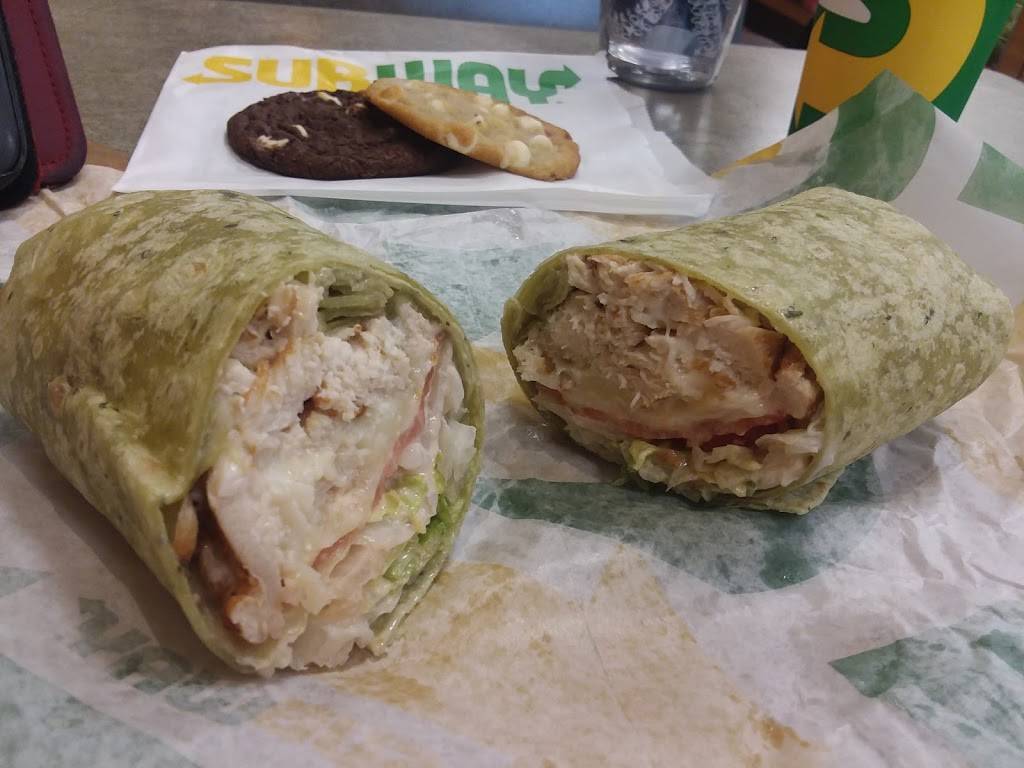 Subway | restaurant | 2160 Howland Blvd Space 108 Dupont Lakes Shopping Center, Deltona, FL 32738, USA | 3865320010 OR +1 386-532-0010