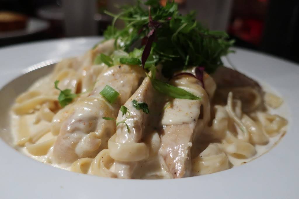 DrinkHaus Supper Club | restaurant | 820 W Jackson Blvd, Chicago, IL 60607, USA | 8722162349 OR +1 872-216-2349