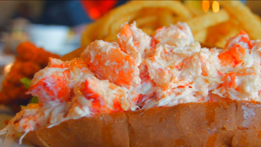 Lobster Tail Restaurant & Lounge | restaurant | 4 Cobbetts Pond Rd, Windham, NH 03087, USA | 6038905555 OR +1 603-890-5555