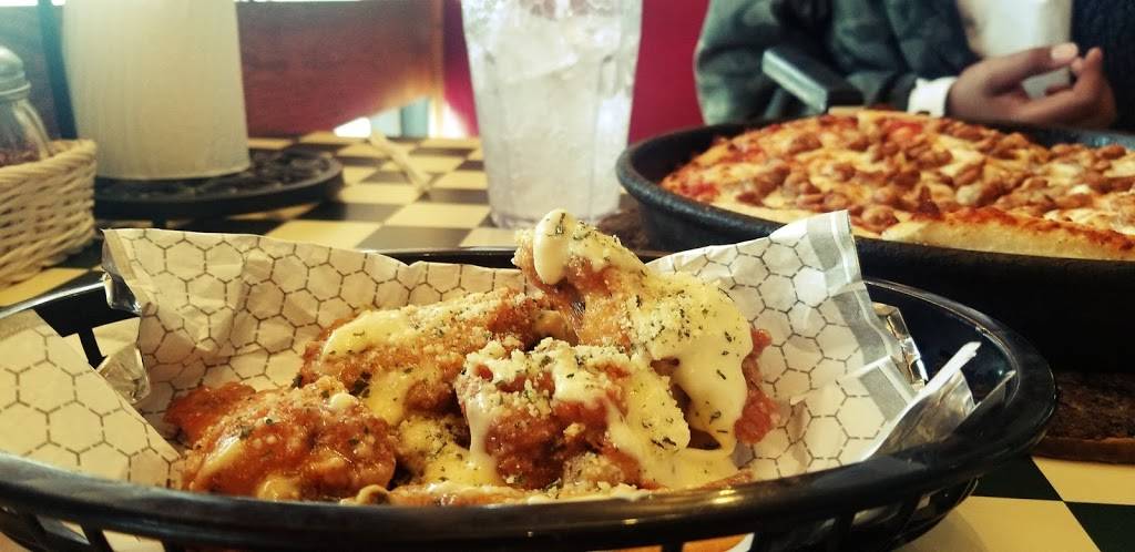 Pizza Hut | meal delivery | 8930 Fort St, Omaha, NE 68134, USA | 4023974400 OR +1 402-397-4400