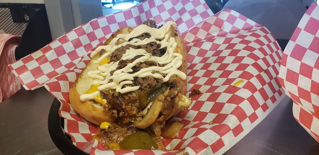 Crazy Dawgs | restaurant | 609 West Ave, Crossville, TN 38555, USA | 9312108785 OR +1 931-210-8785