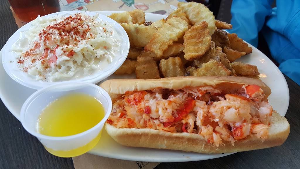 Turks Seafood Restaurant | meal takeaway | 425 Captain Thomas Blvd, West Haven, CT 06516, USA | 2039334552 OR +1 203-933-4552