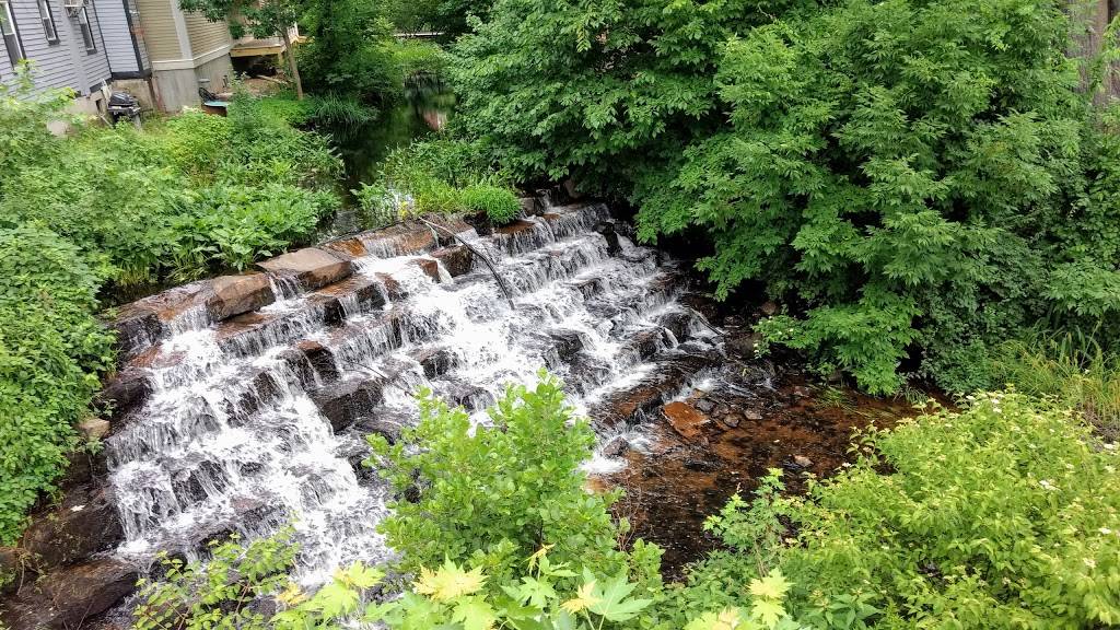 Thai Royal Restaurant & Bar | restaurant | 98 Pascoag Main St, Pascoag, RI 02859, USA | 4015677600 OR +1 401-567-7600