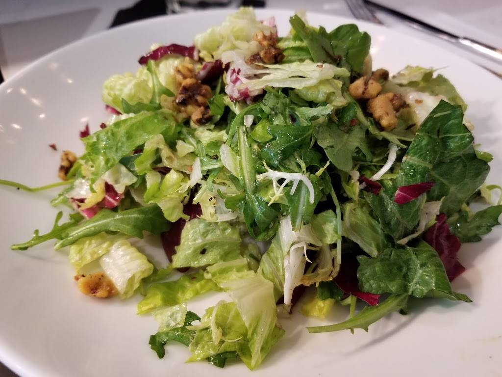 The Hearth | restaurant | Pearson Airport Terminal 1, 5980 Airport Rd, Mississauga, ON L4V 1R9, Canada | 4167763100 OR +1 416-776-3100