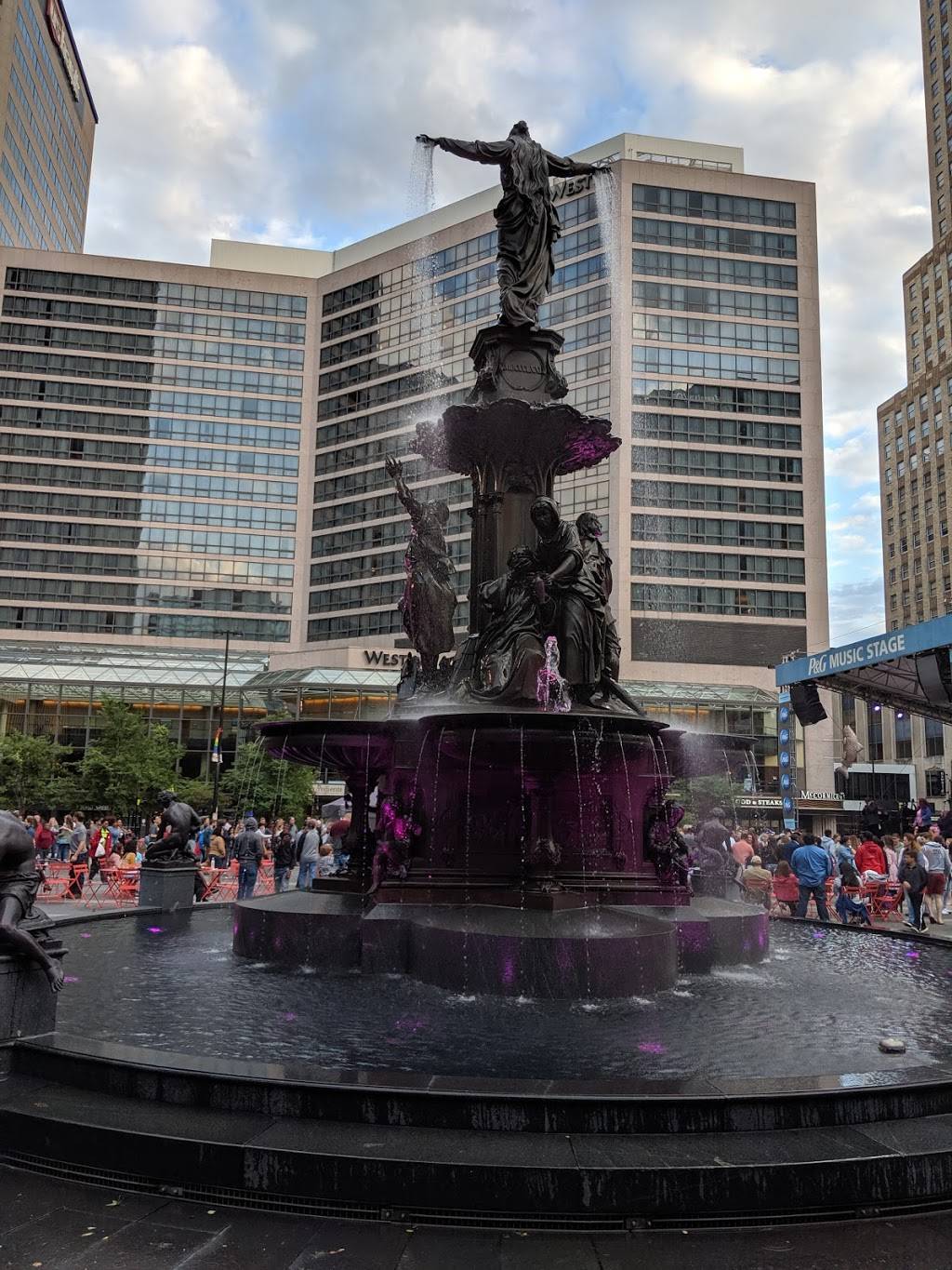 Chipotle Mexican Grill | restaurant | 1 Fountain Square Plaza, Cincinnati, OH 45202, USA | 5135799900 OR +1 513-579-9900