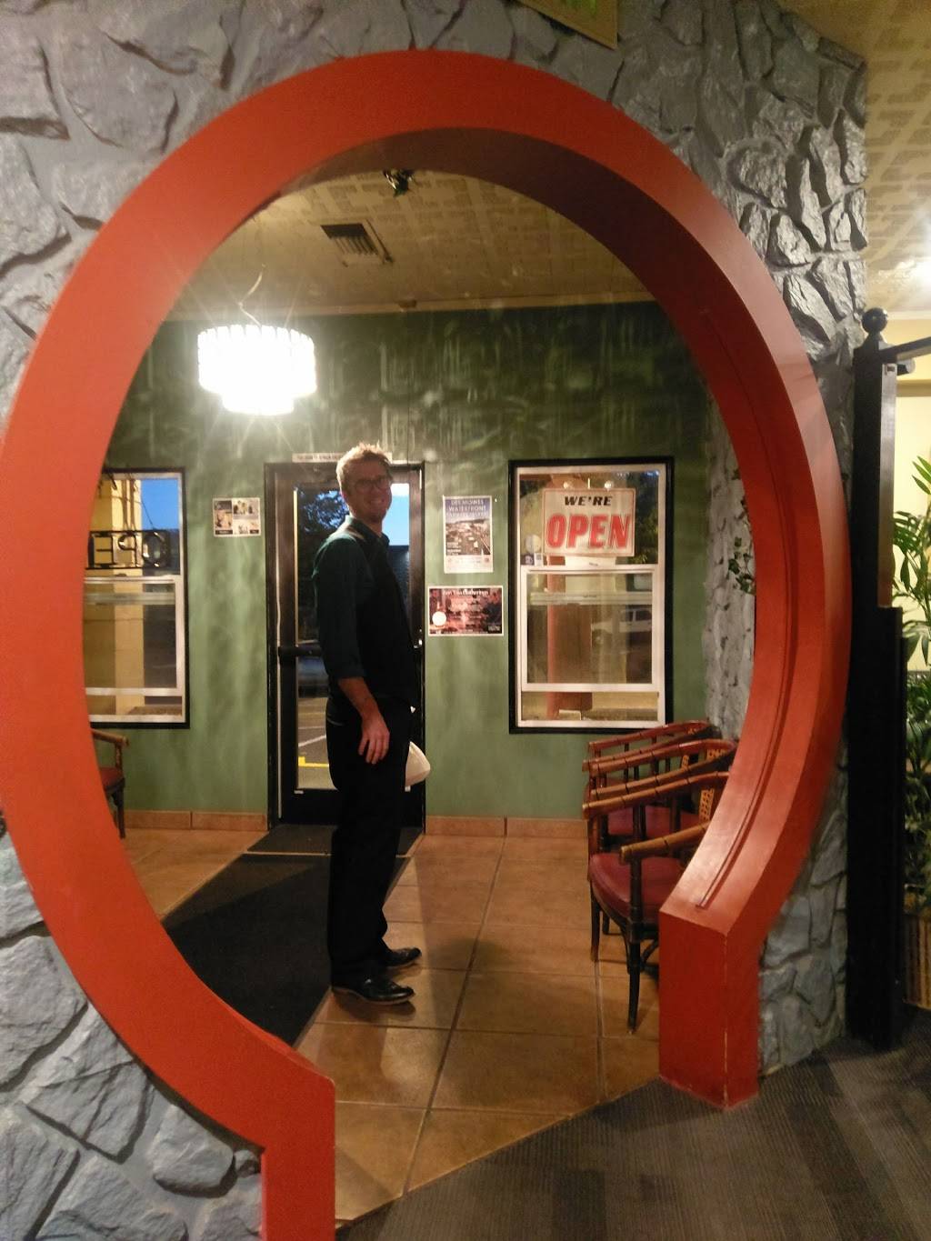 Mandarin Kitchen | restaurant | 22612 7th Ave S, Des Moines, WA 98198, USA | 2068788511 OR +1 206-878-8511