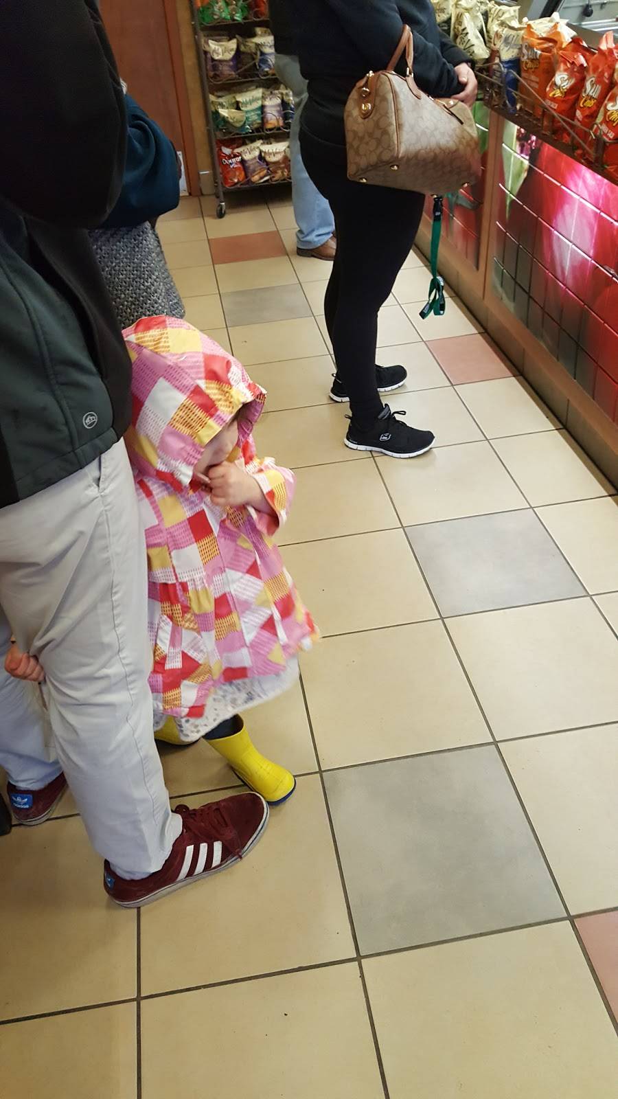 Subway | restaurant | 2084-A Lawrence Ave E, Scarborough, ON M1R 2Z5, Canada | 6473451205 OR +1 647-345-1205