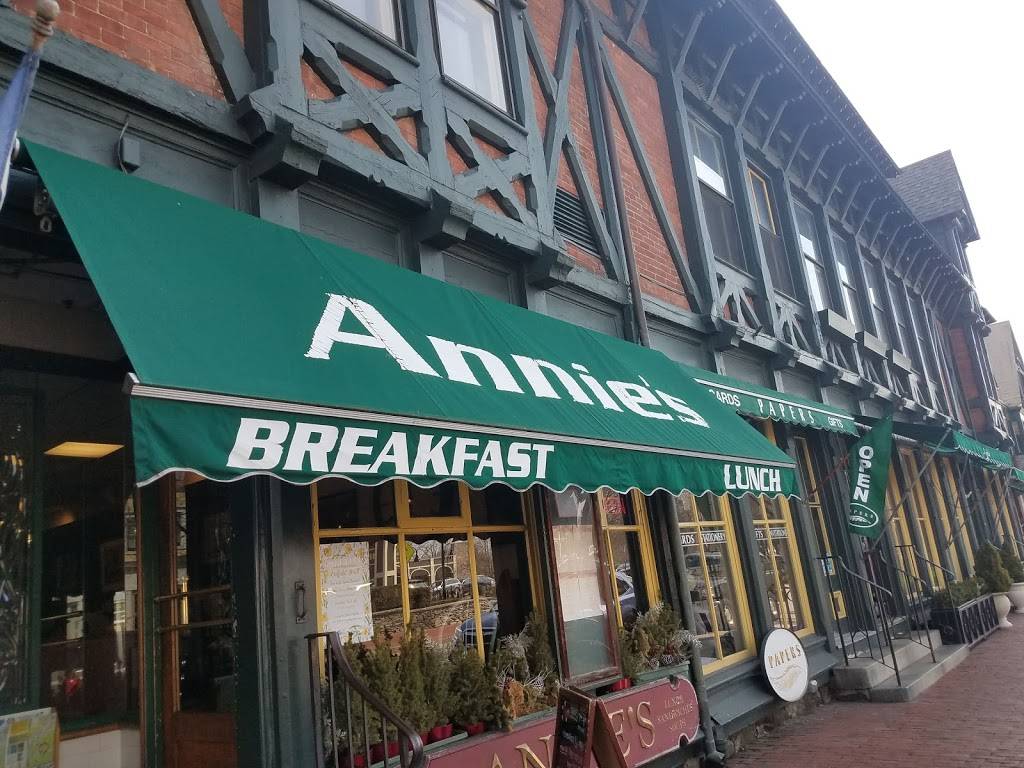 Annies | restaurant | 176 Bellevue Ave, Newport, RI 02840, USA | 4018496731 OR +1 401-849-6731