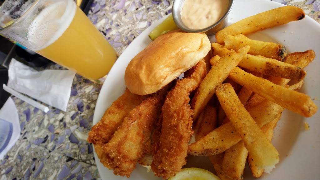 Daiquiri Deck St. Armands Circle | restaurant | 325 John Ringling Blvd, Sarasota, FL 34236, USA | 9413883325 OR +1 941-388-3325