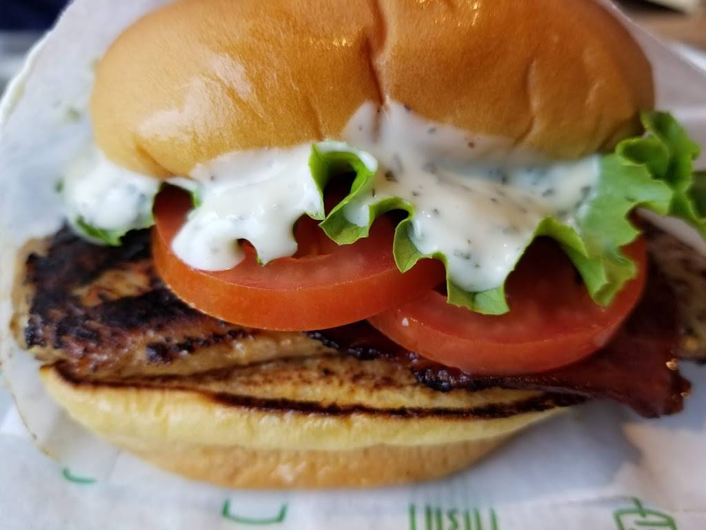 Shake Shack | restaurant | The Gallery at Westbury Plaza, 860 Old Country Rd, Garden City, NY 11530, USA | 5166202880 OR +1 516-620-2880