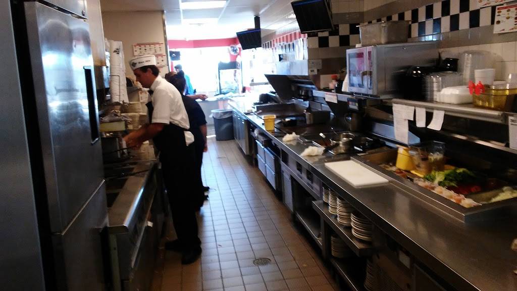 Steak n Shake | restaurant | 1960 W Morton Ave, Jacksonville, IL 62650, USA | 2172459422 OR +1 217-245-9422