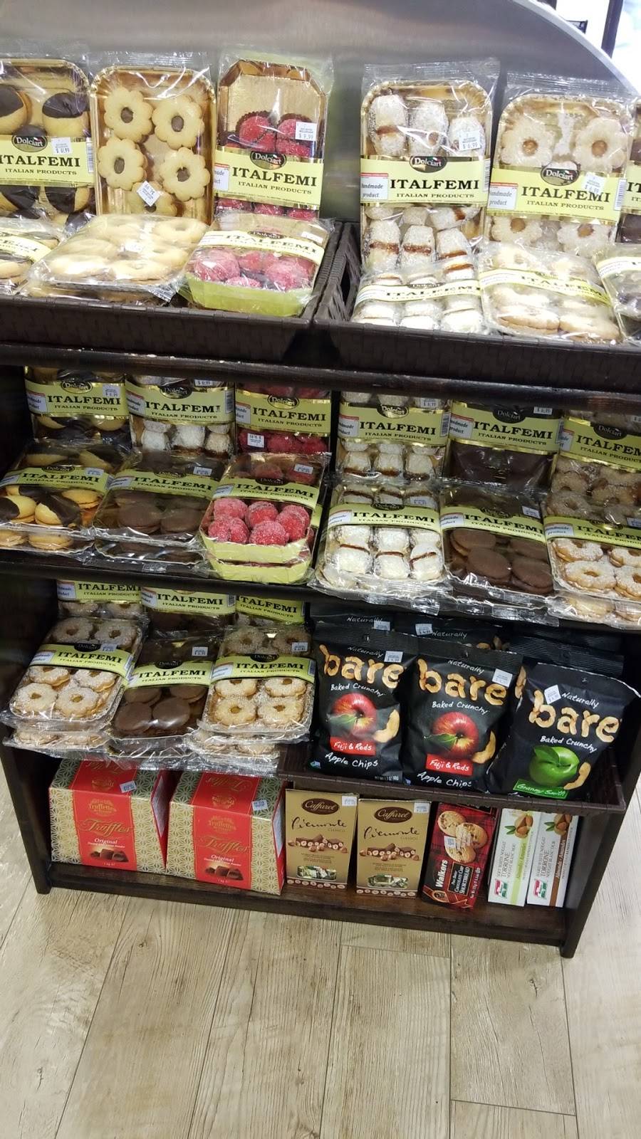 Casa Mia | restaurant | 1985 Queen St E, Toronto, ON M4L 1J1, Canada | 6473491340 OR +1 647-349-1340