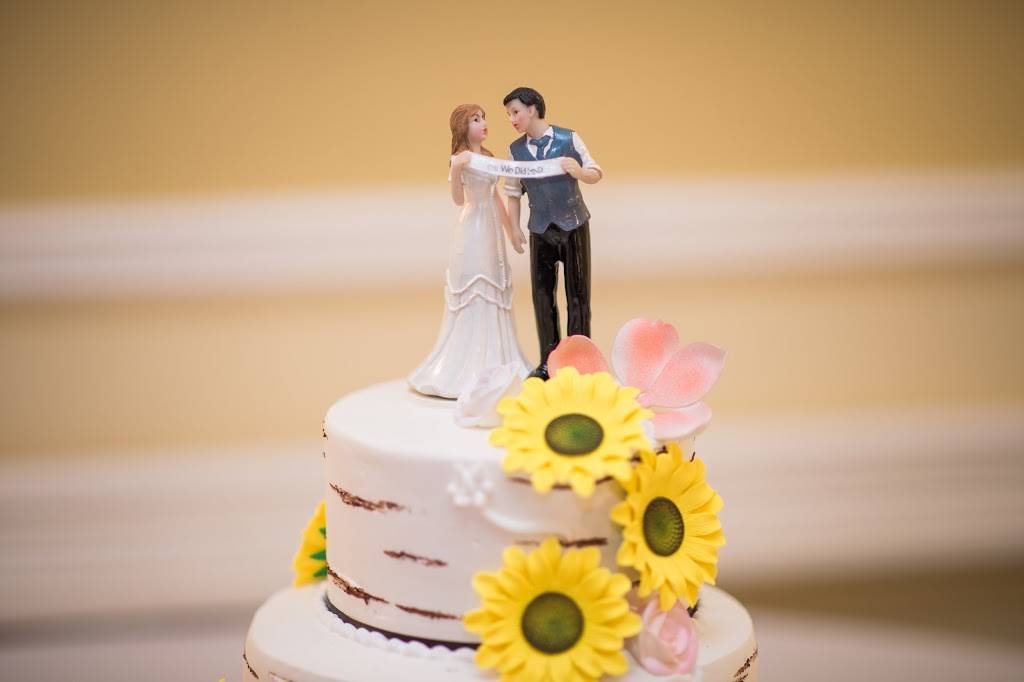 La Villa Restaurant Lounge and Banquets | restaurant | 3632 N Pulaski Rd, Chicago, IL 60641, USA | 7732837980 OR +1 773-283-7980