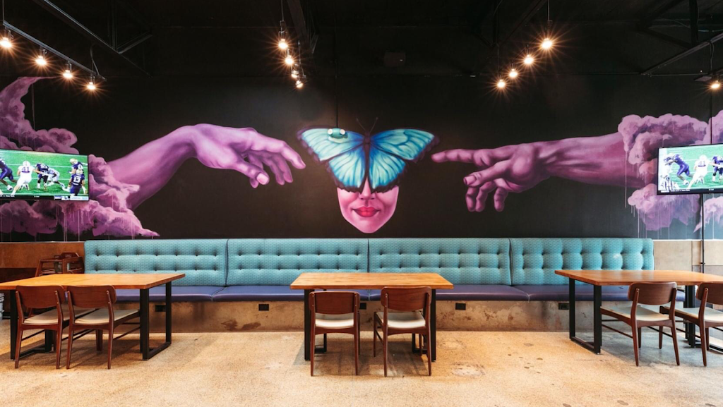 Moodys Kitchen + Bar | restaurant | 2530 Guadalupe St, Austin, TX 78705, USA | 5122130451 OR +1 512-213-0451