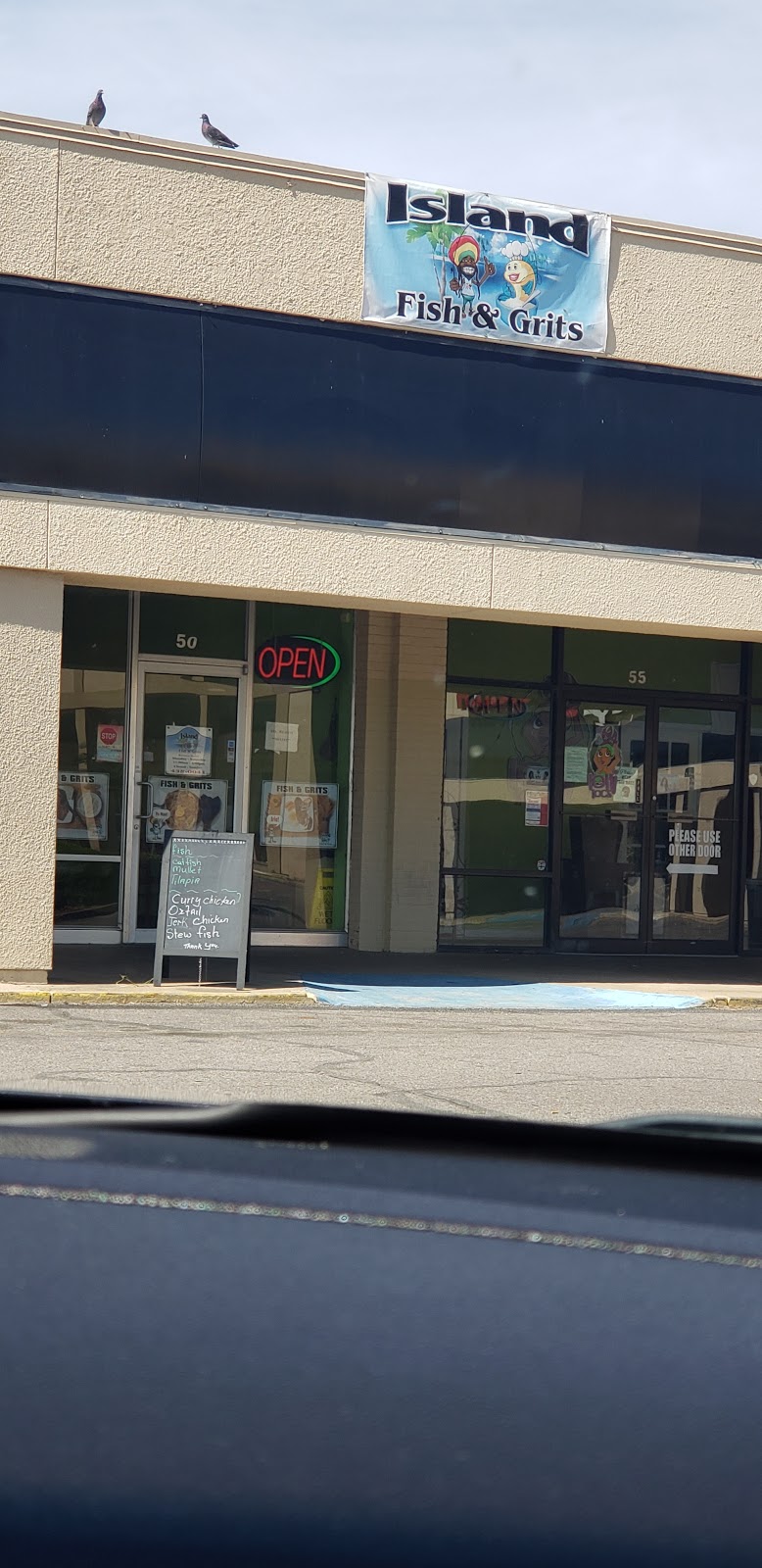 Island Fish and Grits | restaurant | 3300 N Pace Blvd Suite 50, Pensacola, FL 32505, USA | 8504380041 OR +1 850-438-0041