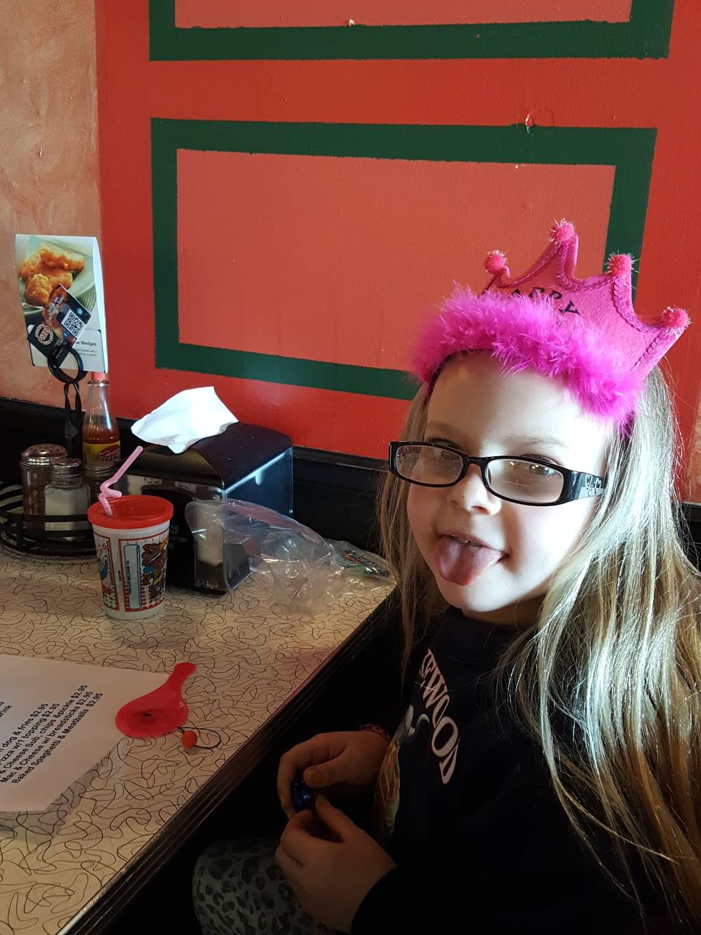 Pennys Five Star Pizza | restaurant | 1033 4th Ave, Lake Odessa, MI 48849, USA | 6163748813 OR +1 616-374-8813