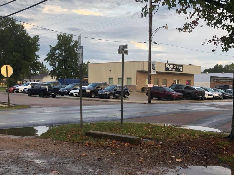 Bear Den Diner | restaurant | 190 N Cedar, Bearden, AR 71720, USA | 8706873293 OR +1 870-687-3293