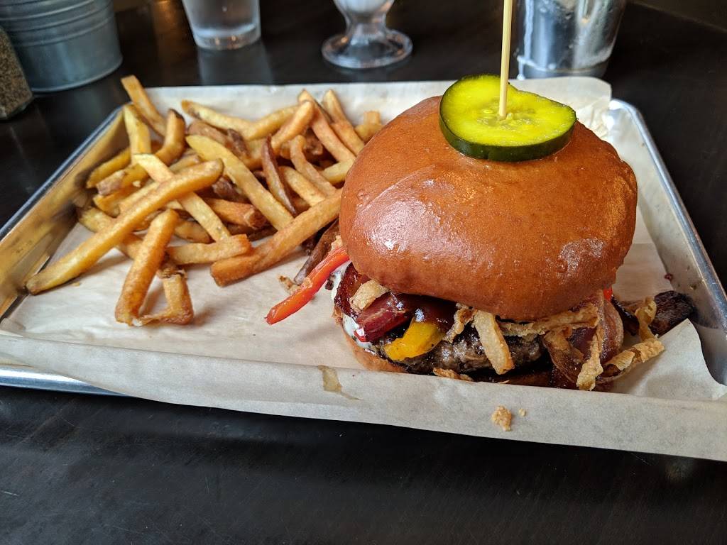 Broderick Roadhouse (Midtown) | restaurant | 1820 L St, Sacramento, CA 95811, USA | 9164699720 OR +1 916-469-9720