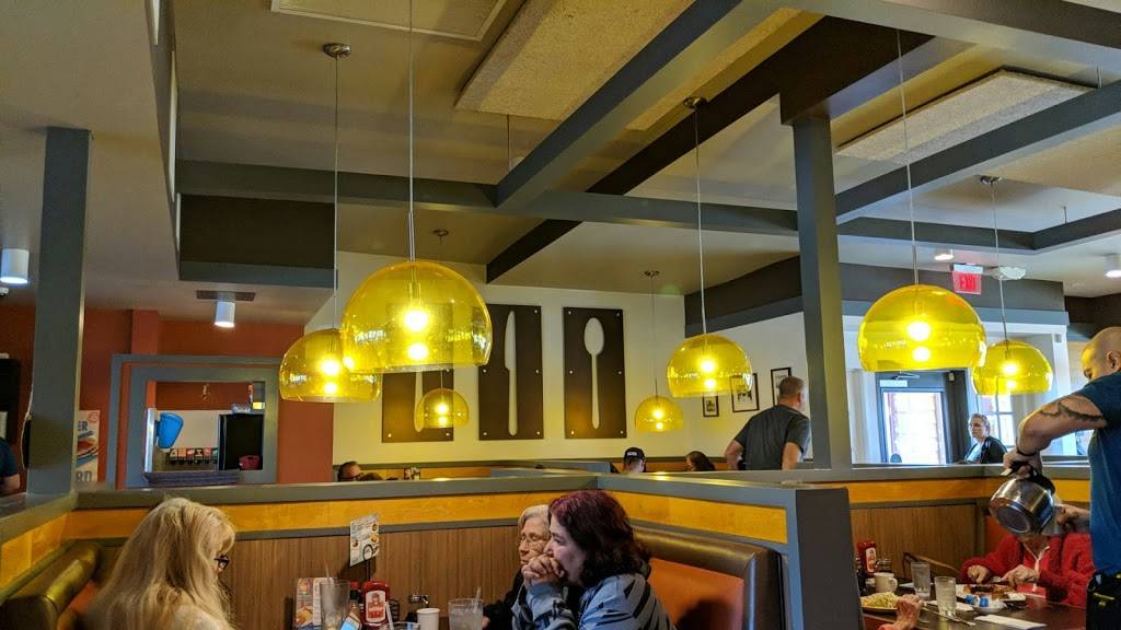 The Broken Yolk Cafe | restaurant | 2810 E Chapman Ave, Orange, CA 92869, USA | 7142899655 OR +1 714-289-9655