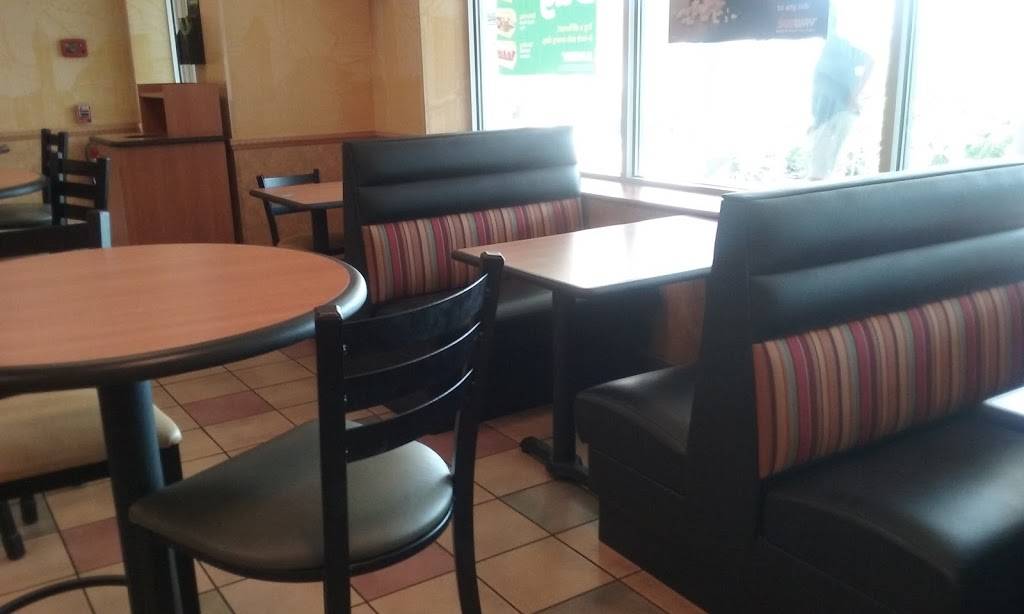 Subway Restaurants | restaurant | 1951 Cherry Ln, Northbrook, IL 60062, USA | 8474809840 OR +1 847-480-9840
