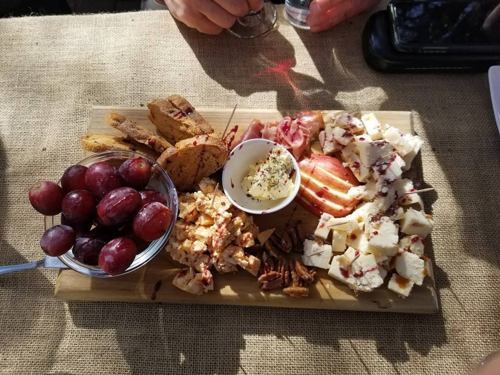 Vinoteca | restaurant | Av. Juárez 170, Pliego, 21400 Tecate, B.C., Mexico | 016655213715 OR +52 665 521 3715