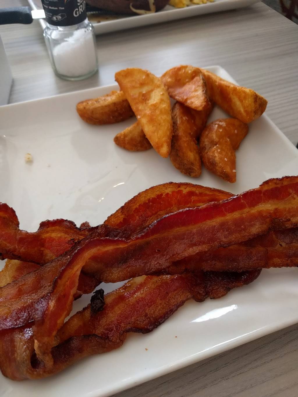 Boathouse Kitchen and Bar | restaurant | 6300 Gulf Blvd, St Pete Beach, FL 33706, USA | 7273694950 OR +1 727-369-4950