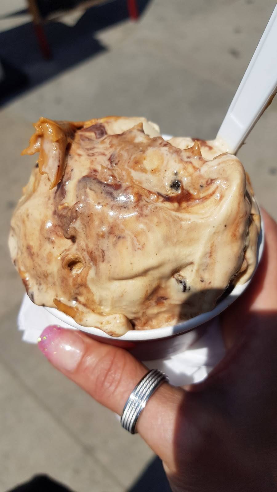 Cold Stone Creamery | bakery | 36 Washington Blvd, Marina Del Rey, CA 90292, USA | 3108232464 OR +1 310-823-2464