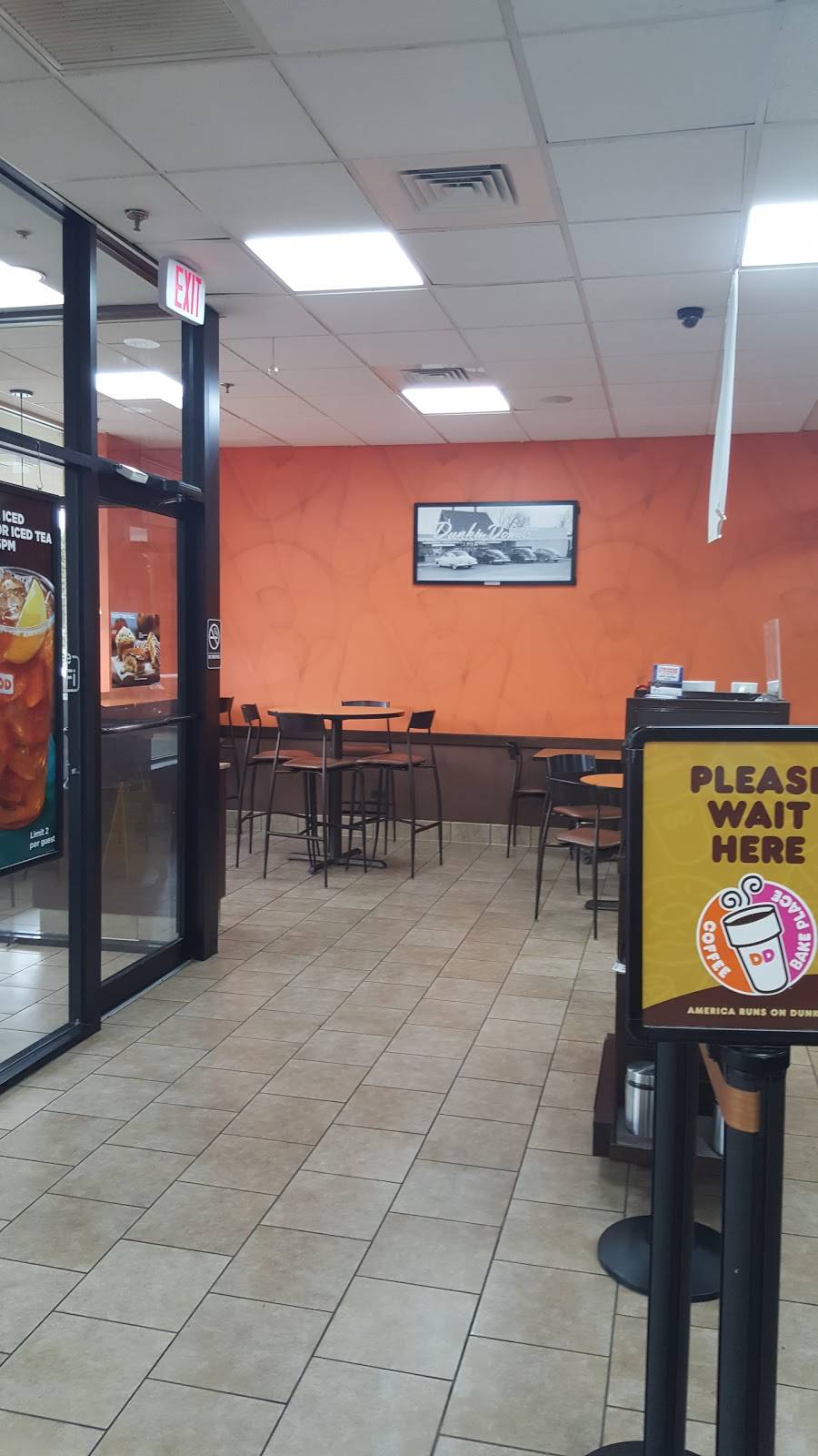 Dunkin Donuts | cafe | 6310 Woodward Ave, Downers Grove, IL 60516, USA | 6309645465 OR +1 630-964-5465