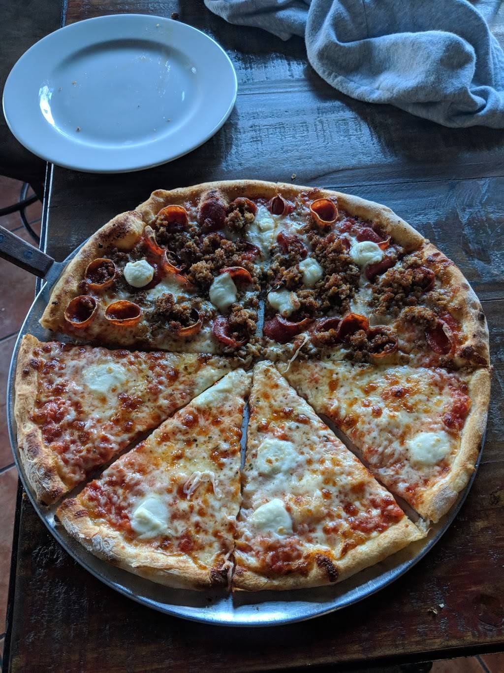 Custom Pie | restaurant | 6593 Collins Dr d6, Moorpark, CA 93021, USA | 8052225739 OR +1 805-222-5739