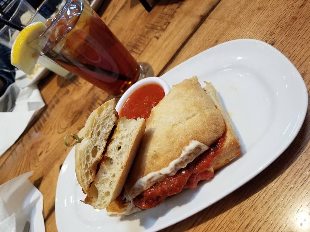 Giordanos | restaurant | 17W280 W, 22nd St, Oakbrook Terrace, IL 60181, USA | 6305307799 OR +1 630-530-7799