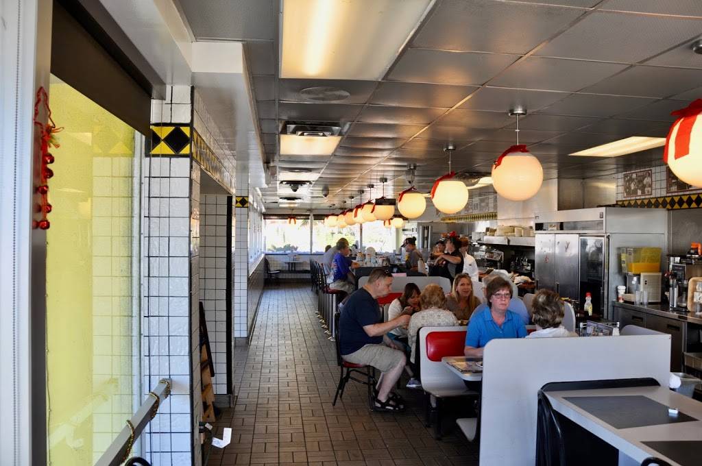 Waffle House | meal takeaway | 11185 Gulf Blvd, Treasure Island, FL 33706, USA | 7273631552 OR +1 727-363-1552