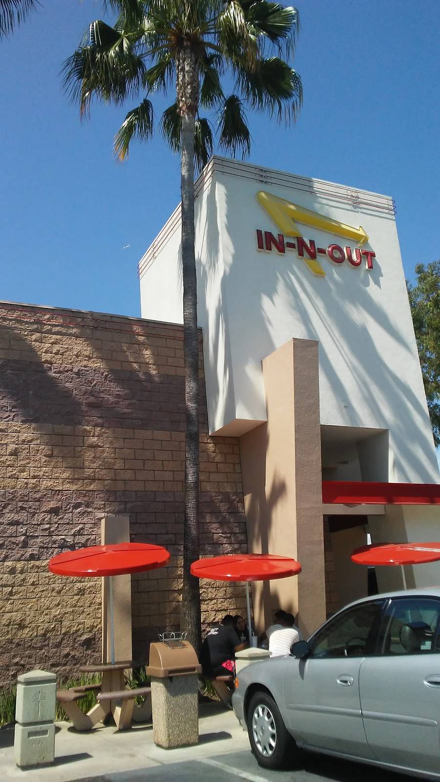 In-N-Out Burger | restaurant | 7691 E Carson St, Long Beach, CA 90808, USA | 8007861000 OR +1 800-786-1000