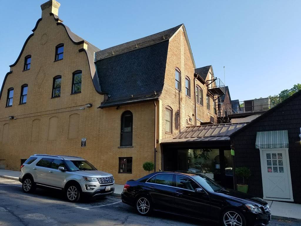 Johnnys | cafe | 4800 Roland Ave, Baltimore, MD 21210, USA | 4107730777 OR +1 410-773-0777