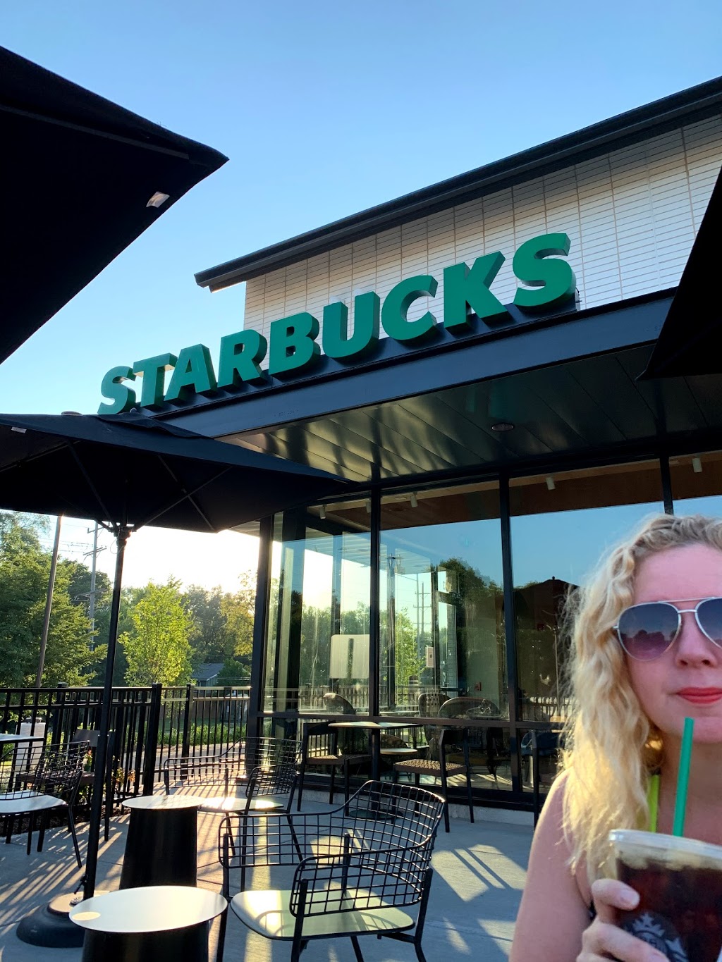 Starbucks | cafe | 1043 S Washington St, Naperville, IL 60540, USA | 3314525828 OR +1 331-452-5828