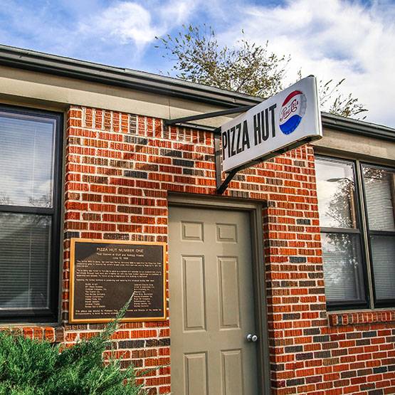 Pizza Hut | restaurant | 299 S Schmale Rd, Carol Stream, IL 60188, USA | 6306820455 OR +1 630-682-0455