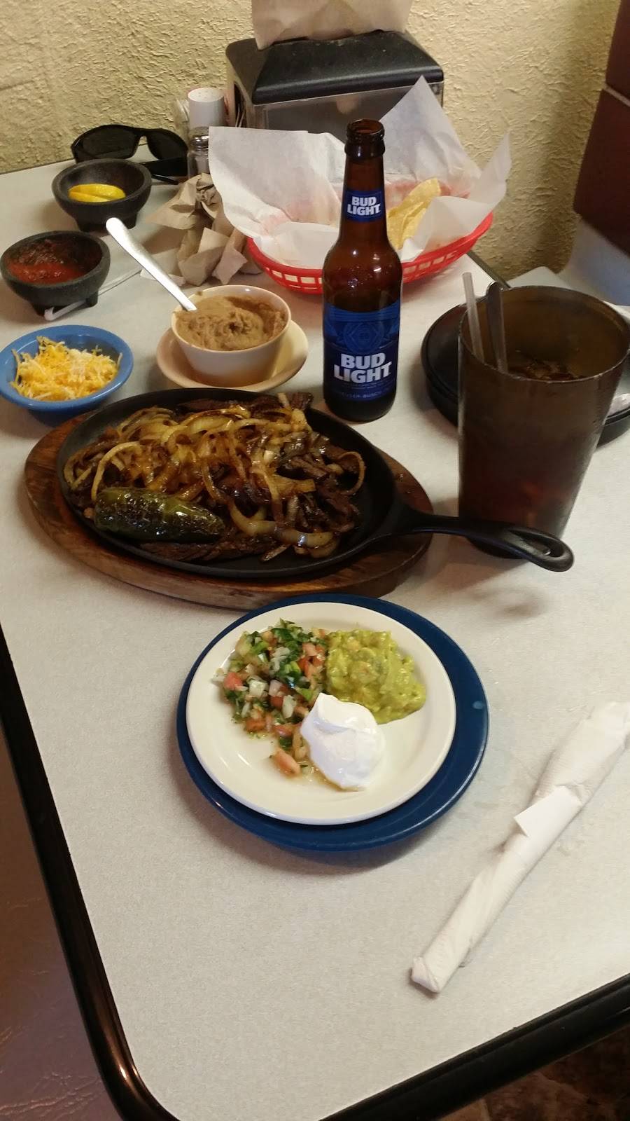 Nopalitos Mexican Restaurant | restaurant | 400 Cummings St, Anahuac, TX 77514, USA | 4092674000 OR +1 409-267-4000