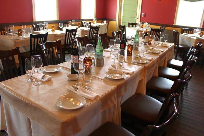 Solun Tapas Bar restaurant | restaurant | 245 Amity Rd, Woodbridge, CT 06525, USA | 2032989741 OR +1 203-298-9741