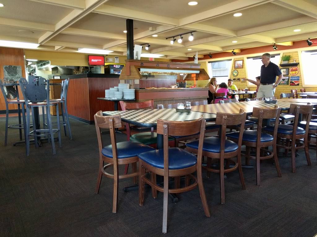 Pizza Hut | meal takeaway | 3045 Carpenter Rd, Ypsilanti, MI 48197, USA | 7349716500 OR +1 734-971-6500