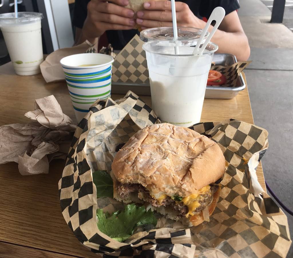 Pine Street Burgers-E. Main & Dorsey Drive | restaurant | 1249 E Main St, Grass Valley, CA 95945, USA | 5304775054 OR +1 530-477-5054